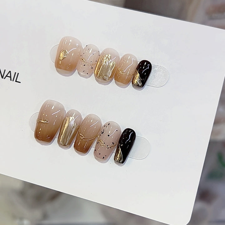 Artistic Press-On Nail Design Kalsten