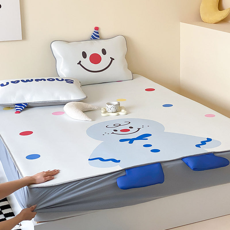Waterproof children's mattress cover with non-slip fitted sheet & cute cartoon animal designs