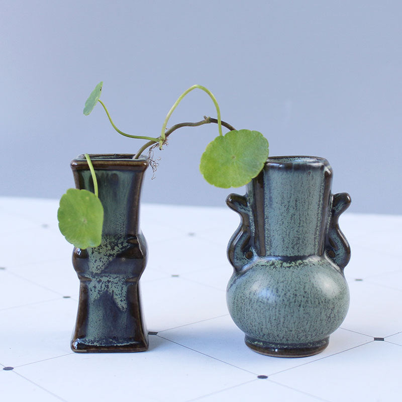 Elegant ceramic vase with artistic design Kalsten