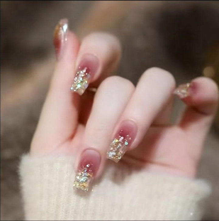 Artistic nail tips with playful motifs Kalsten