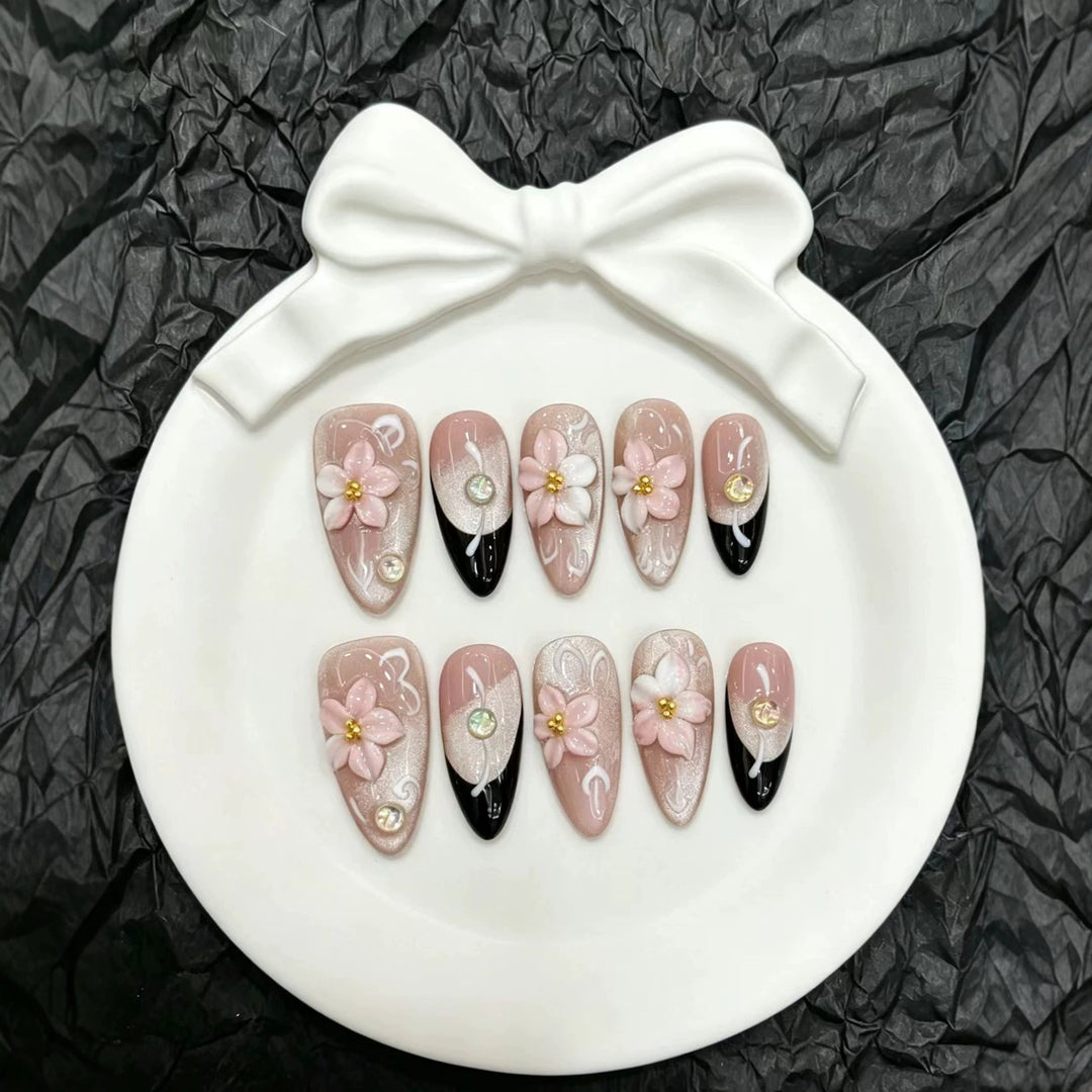 Artistic Press-On Nail Art Set with Floral Design