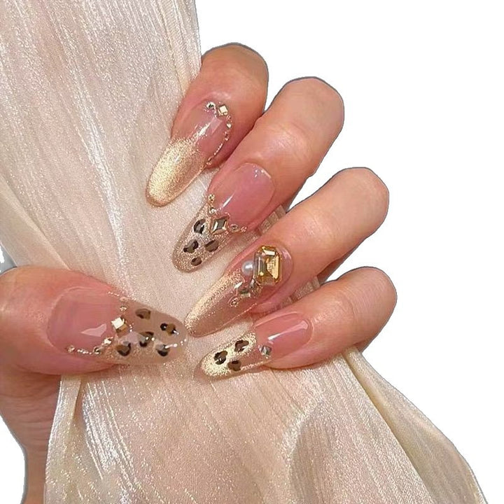 Glamorous artificial nails with creative 3D applications Kalsten