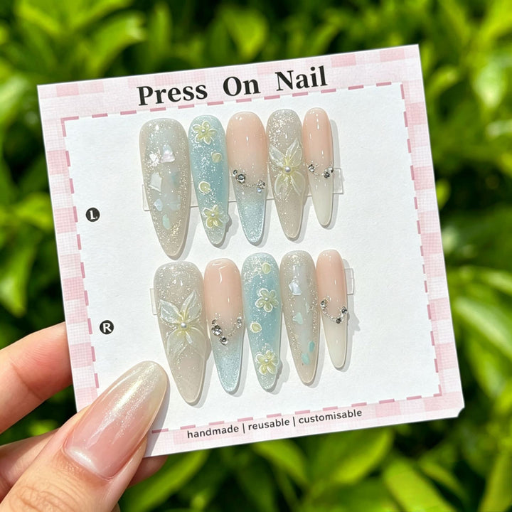 Artistic Press-On Nail Art Set with Star and Floral Accents