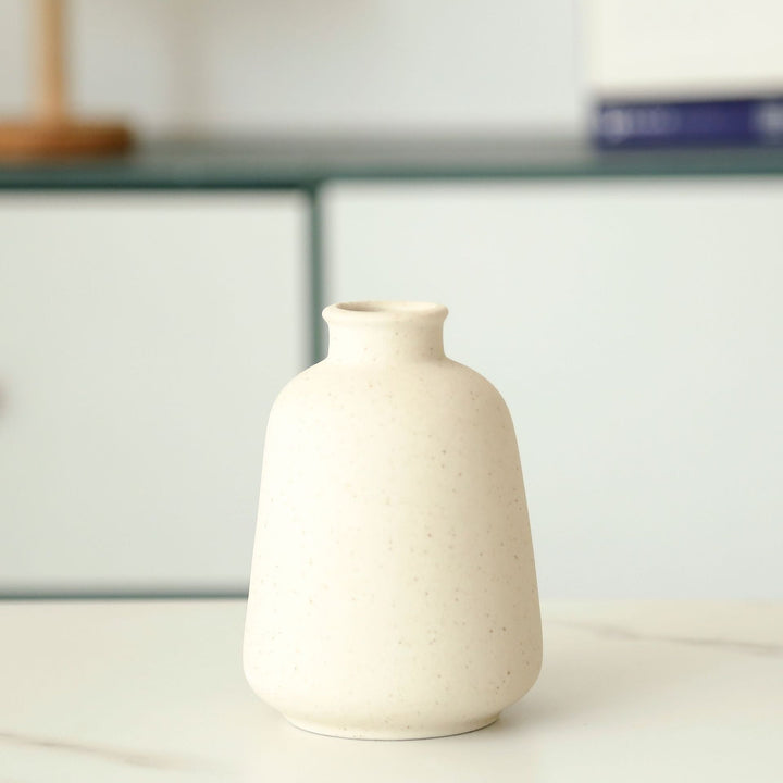 Modern Minimalist Ceramic Bud Vase Kalsten
