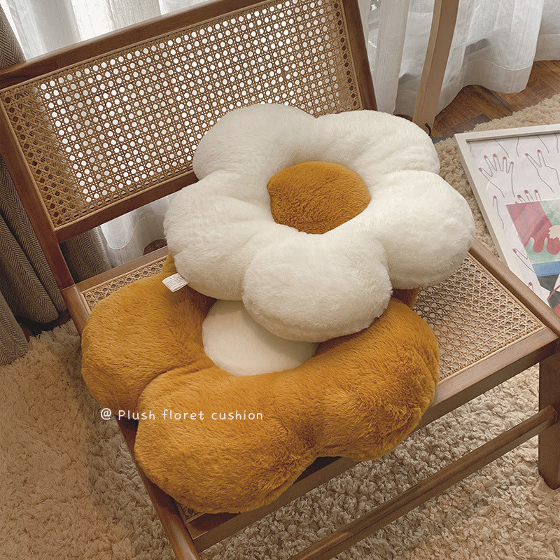 Flower-shaped plush seat and decorative cushion made of soft teddy fleece Kalsten