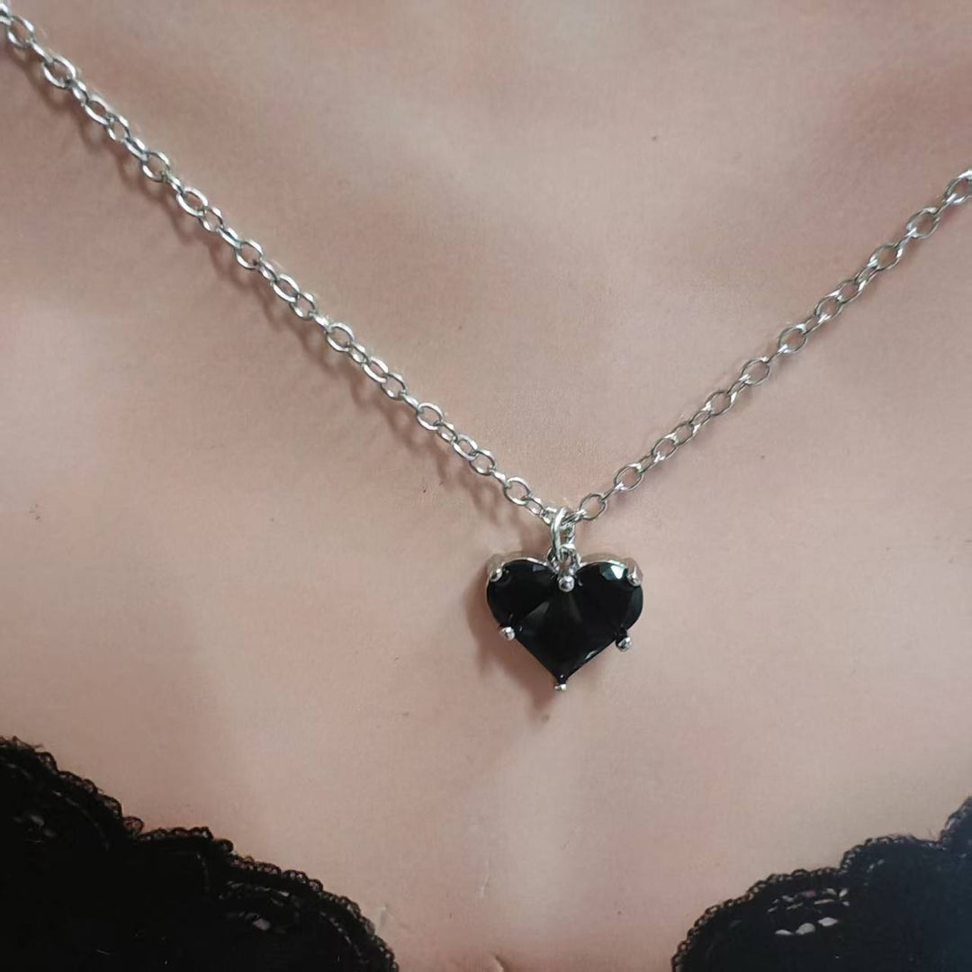 Heart-Shaped Crystal Pendant Necklace Kalsten