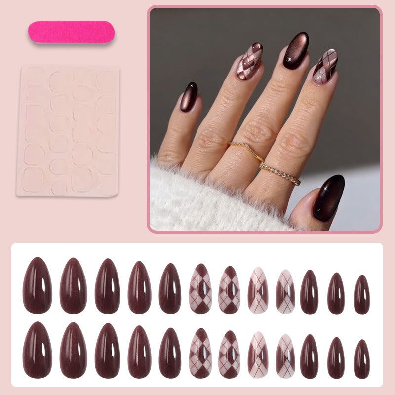 Artificial nail set with stylish geometric and elegant accents Kalsten