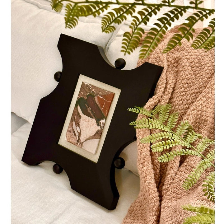 Elegant Artistic Frame