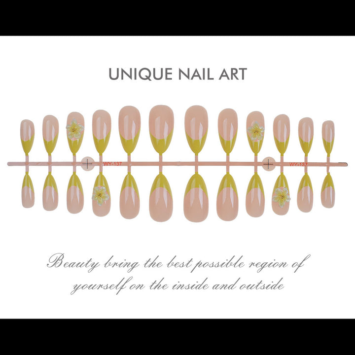 Decorative Artisan Press-On Nail Set Kalsten
