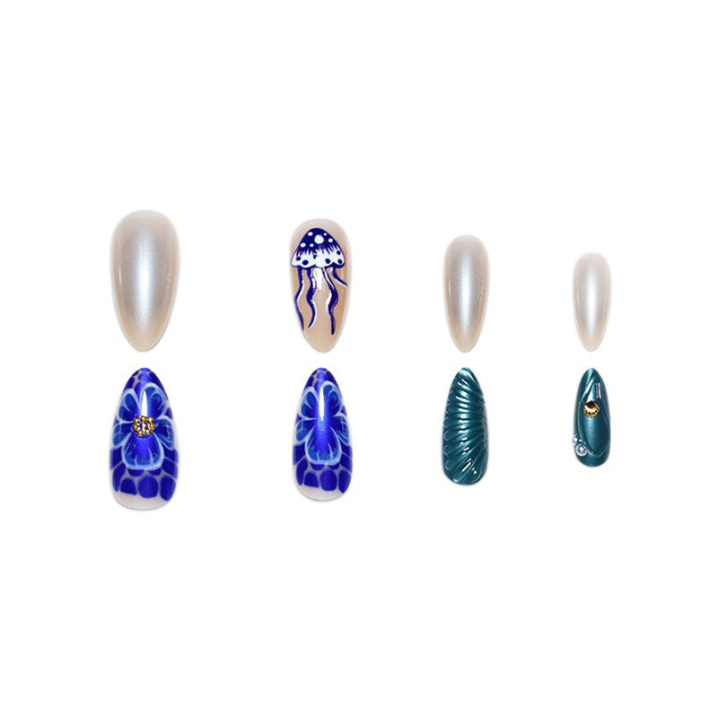 Artistic Beach-Inspired Press-On Nail Art Kalsten