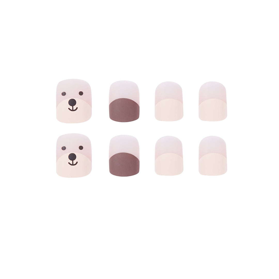 Cute nail art with bear motifs Kalsten