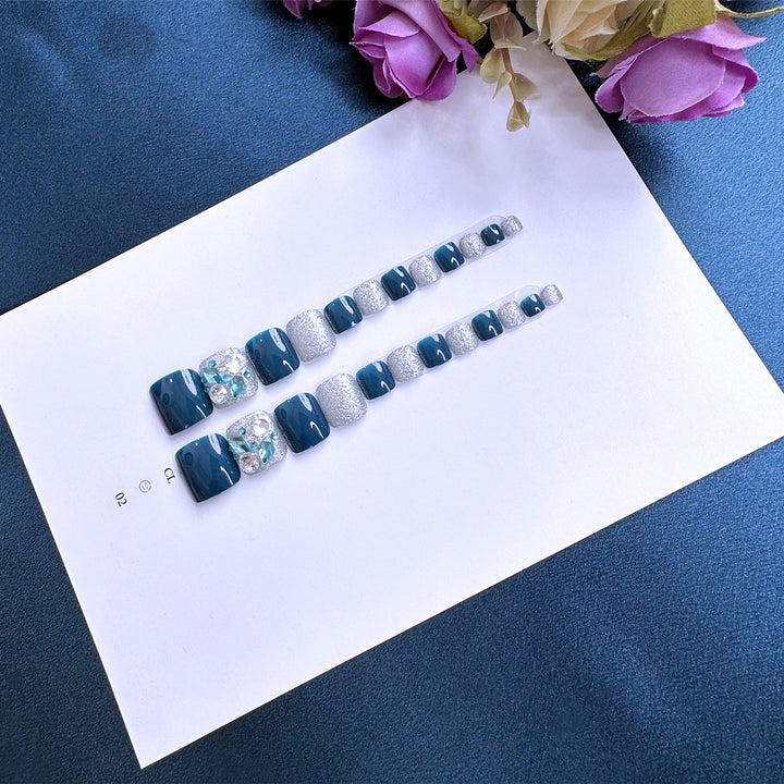 Exclusive toenail art with glitter and gemstones Kalsten