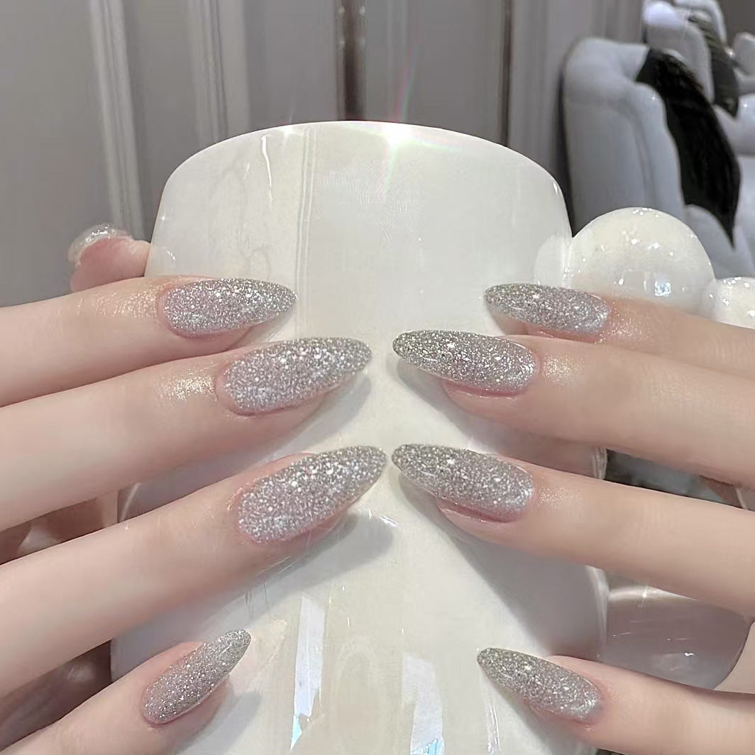 Glamorous artificial nails in elegant crystal design Kalsten