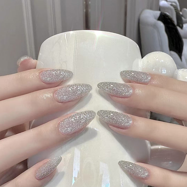 Glamorous artificial nails in elegant crystal design Kalsten