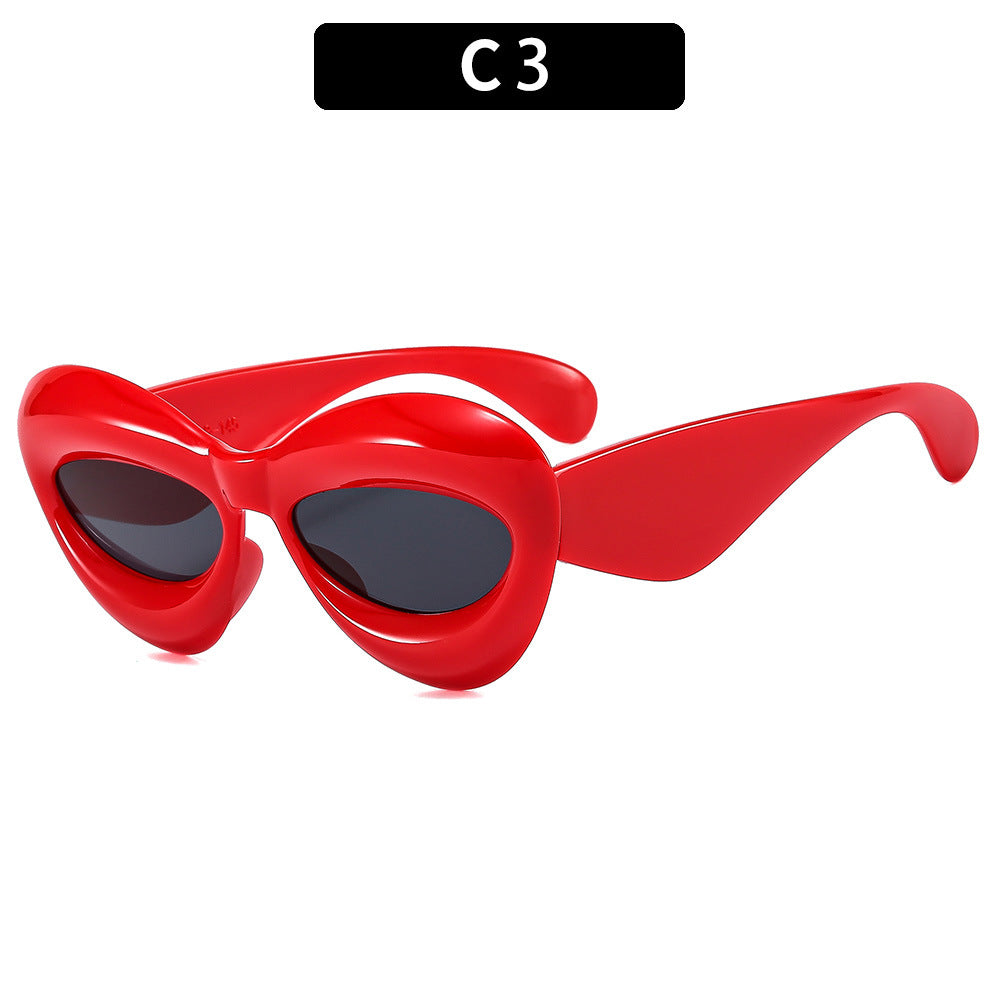 Vintage-Inspired Cat-Eye Sunglasses Classic Appeal