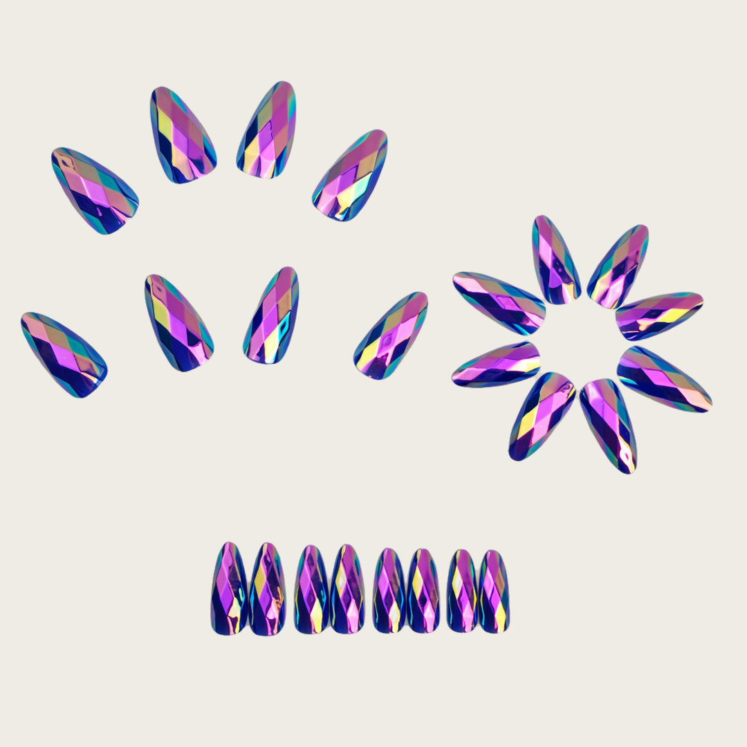 Artificial nails in elegant crystal design Kalsten
