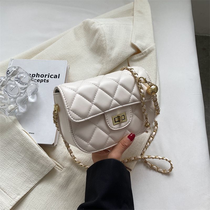 Quilted Elegance Shoulder Bag Kalsten