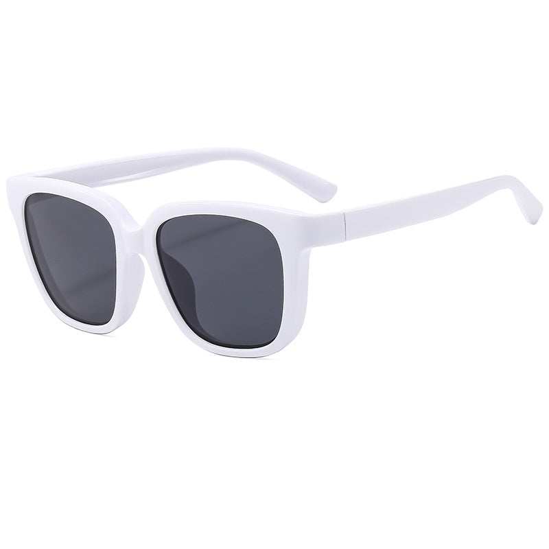Ladies Cat-Eye Sunglasses with elegant and modern frame Kalsten