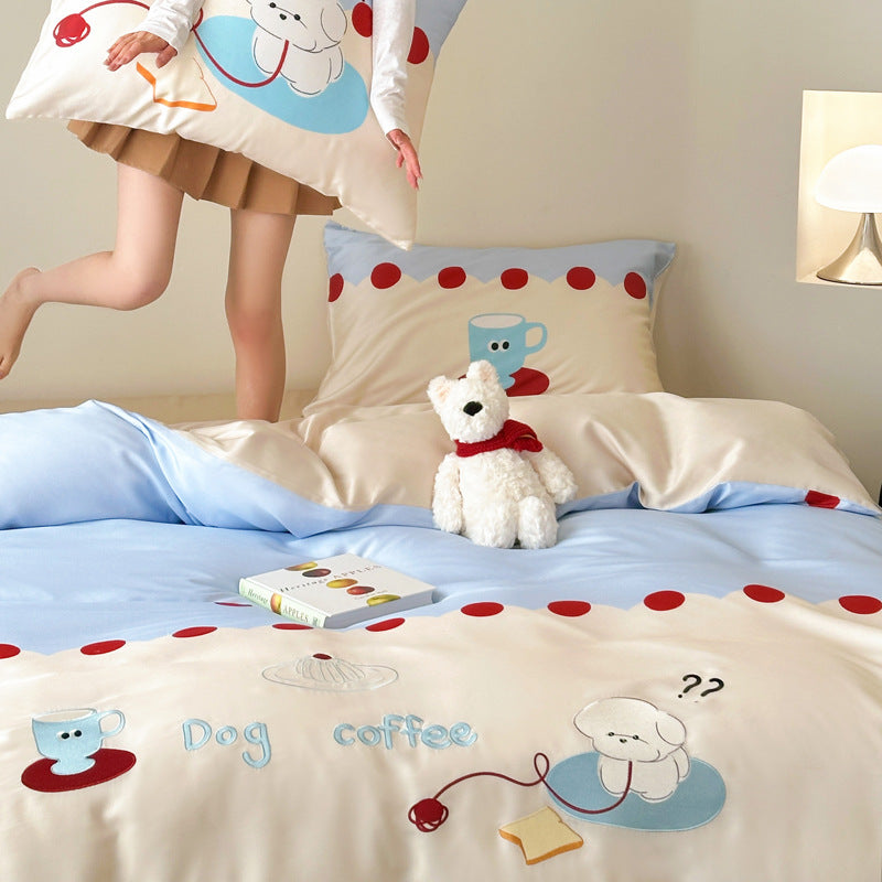 Reversible cotton bedding set with cute dog motif and polka dot border