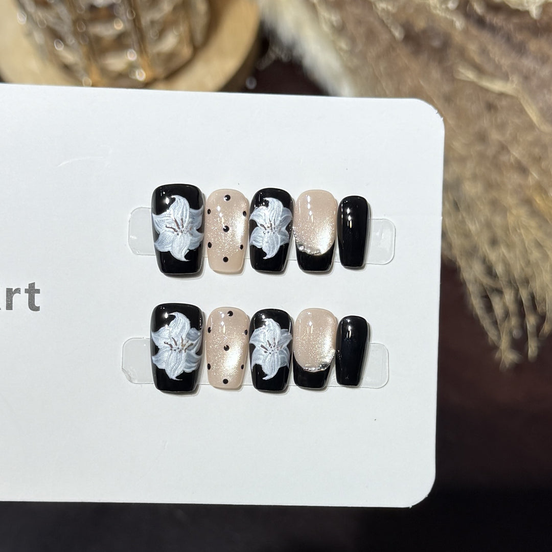 Decorative Floral Press-On Nails Kalsten