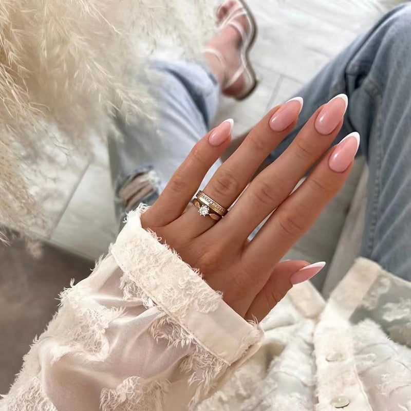 Elegant and shiny nail extensions Kalsten
