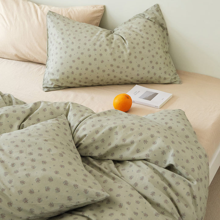 Bedding set made of cotton satin with large polka dot pattern