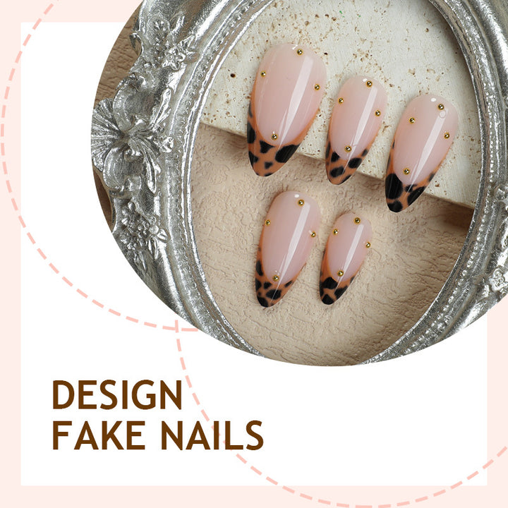 Artificial nail set with elegant leopard pattern and golden accents Kalsten