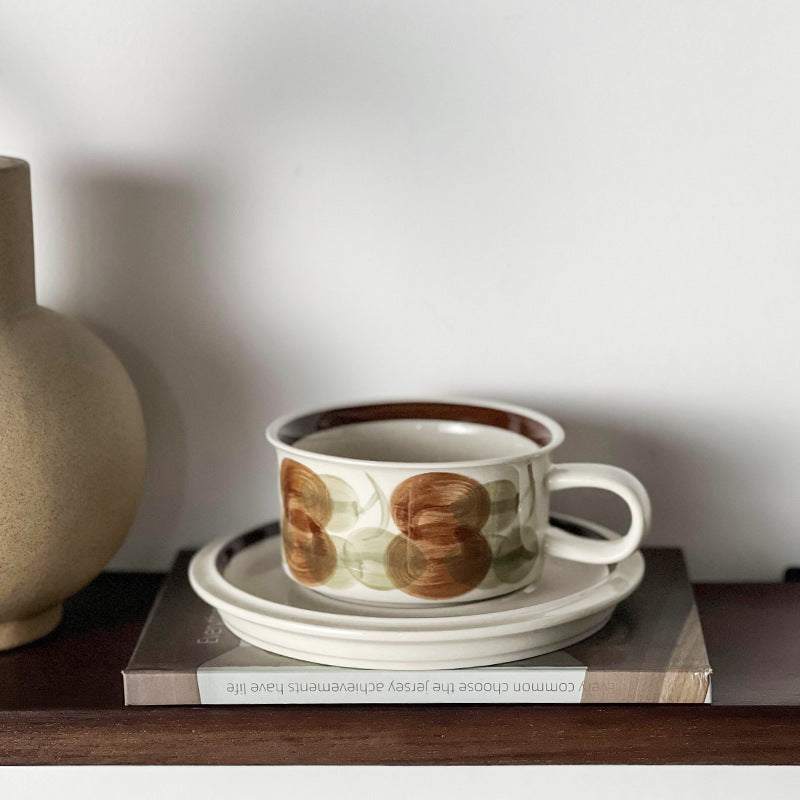 Ceramic cup set with saucer and modern floral print
