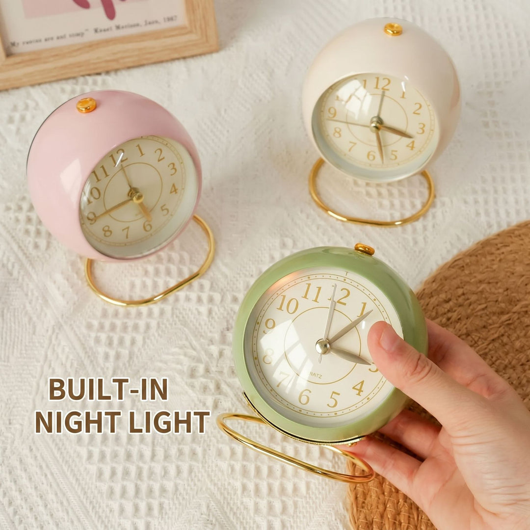Vintage Desk Clock in Elegant Retro Design Kalsten