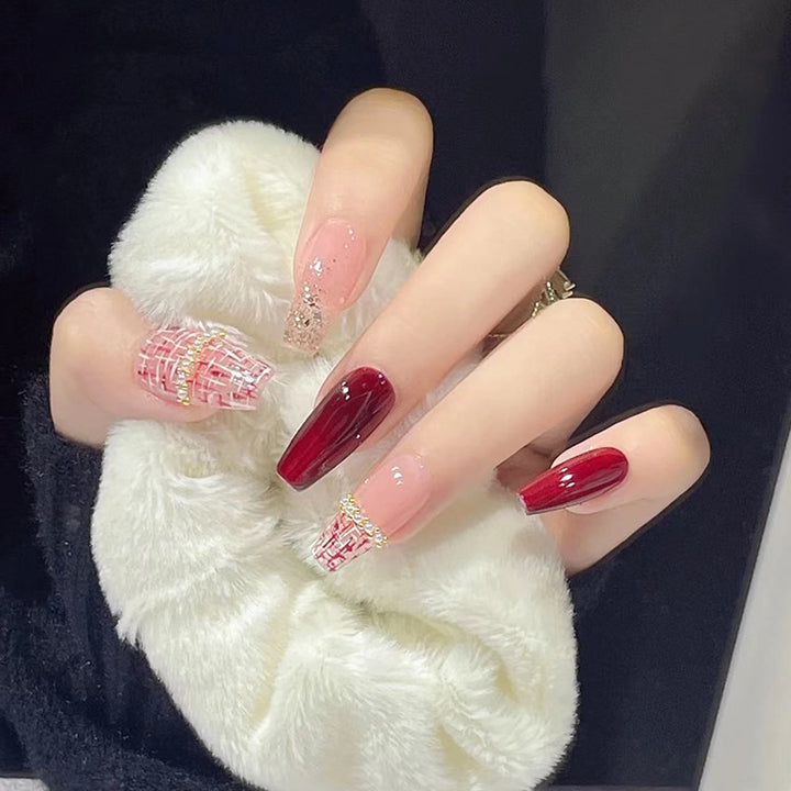 Fashionable artificial nails with glitter details Kalsten