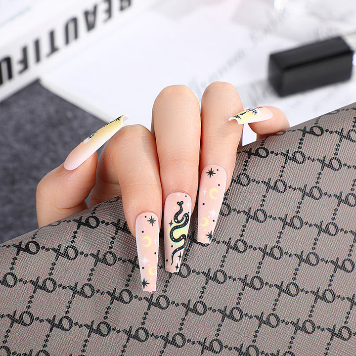 Creative artificial nails with unique patterns Kalsten