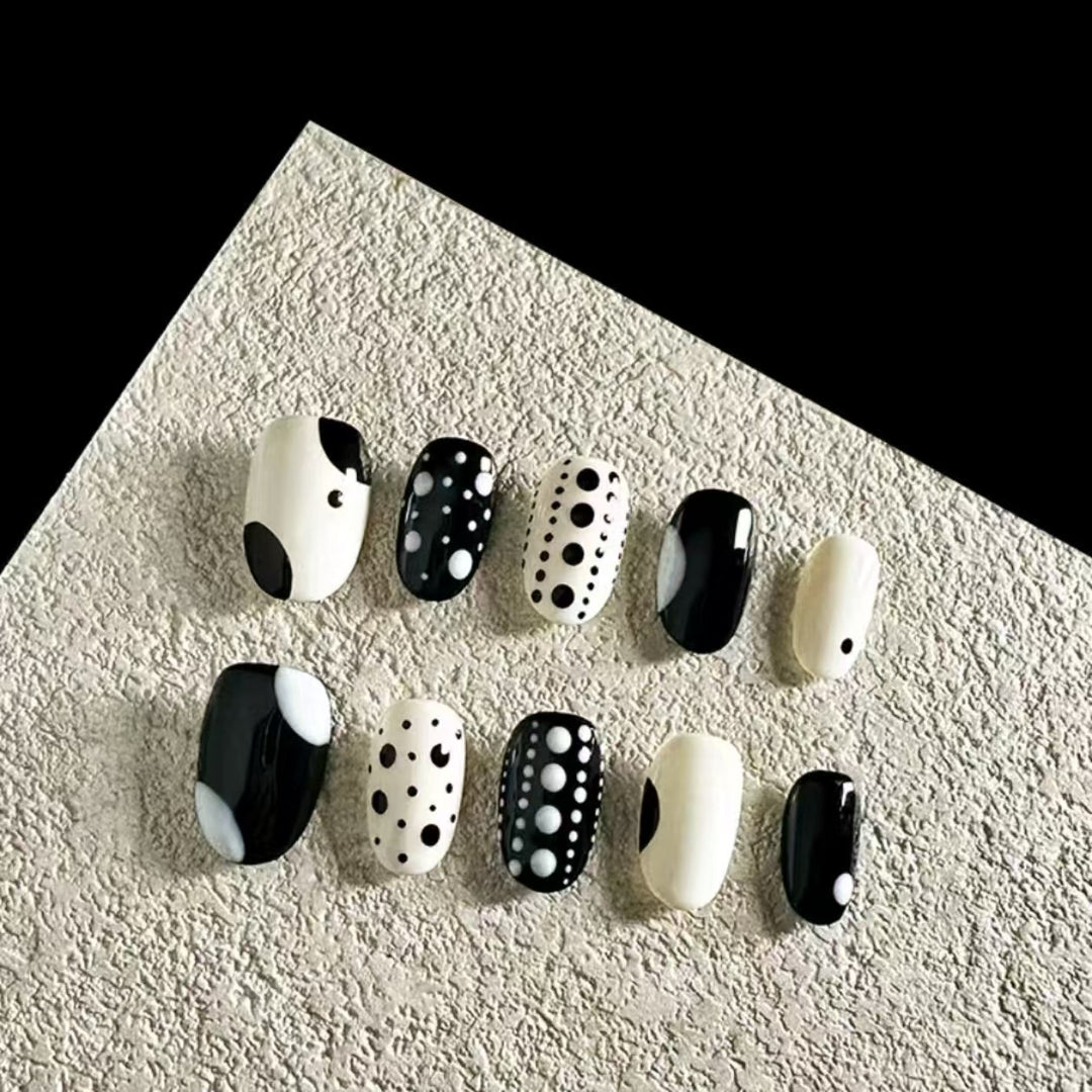Stylish Artistic Press-On Nail Set Kalsten