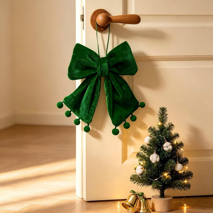 Decorative Christmas tie made of velvet