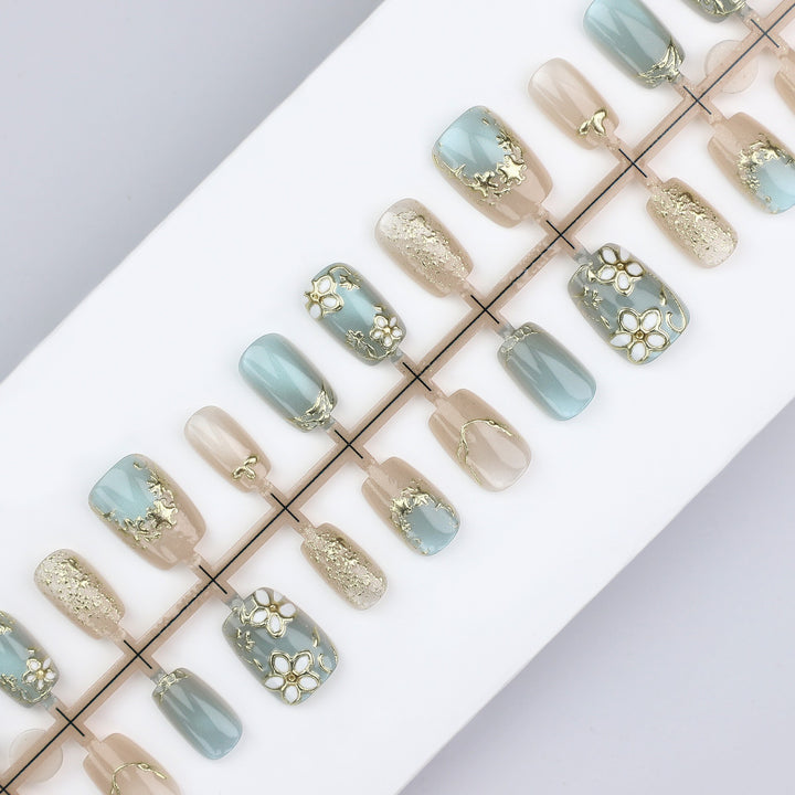 Decorative Floral Press-On Nail Set Kalsten