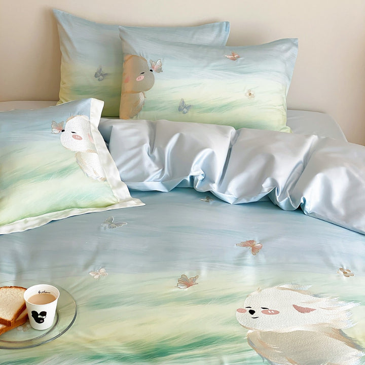 Children's bedding set made of cotton satin with embroidered lamb and butterfly motif