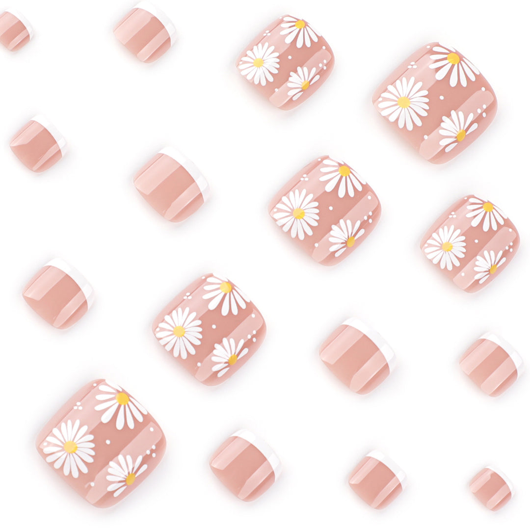 Artful toenail art with floral motifs Kalsten