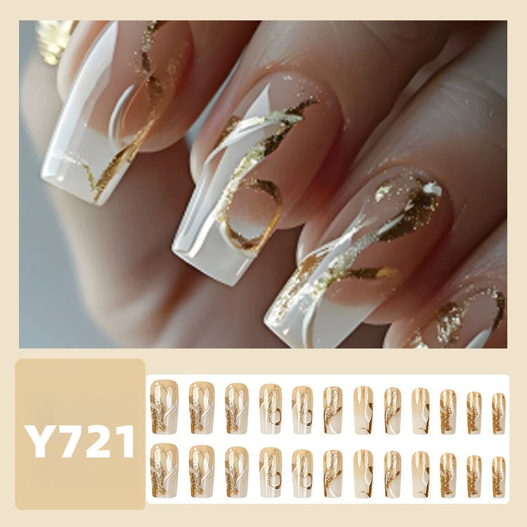 Artificial nails with elegant gold accents Kalsten