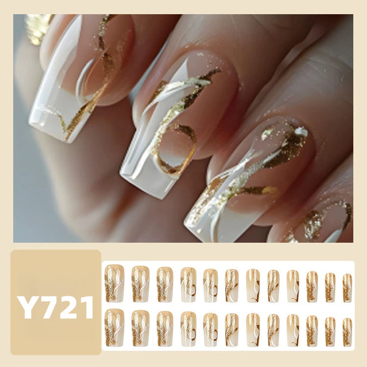 Artificial nails with elegant gold accents Kalsten