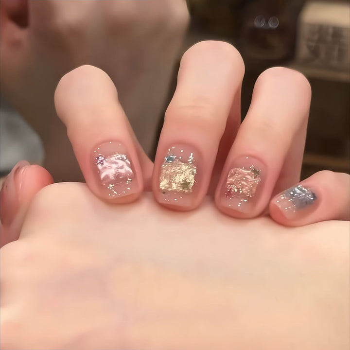 Artificial Nails in Innovative Glitter Design Kalsten