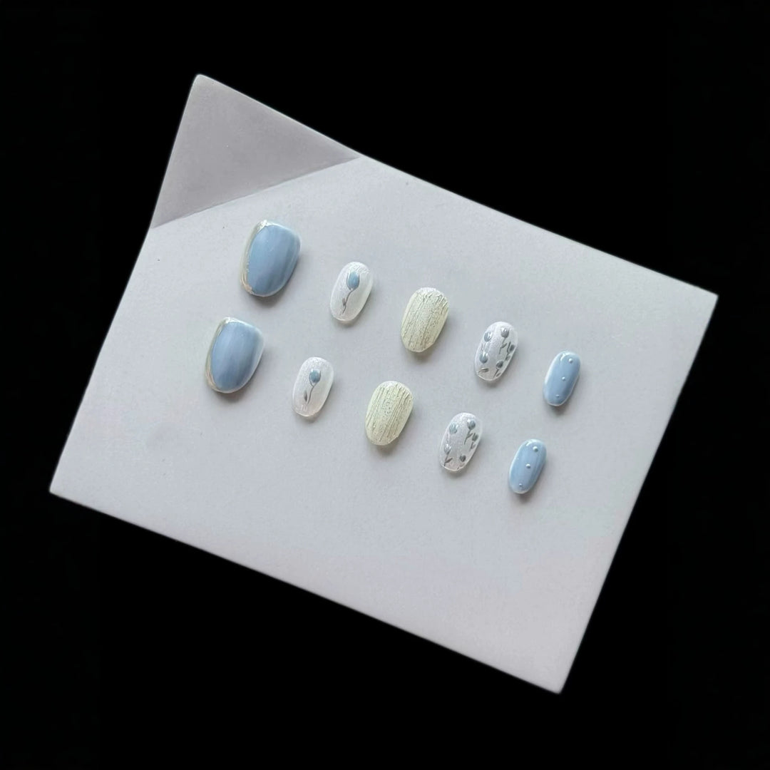 Artistic Press-On Nail Set with Textured Designs