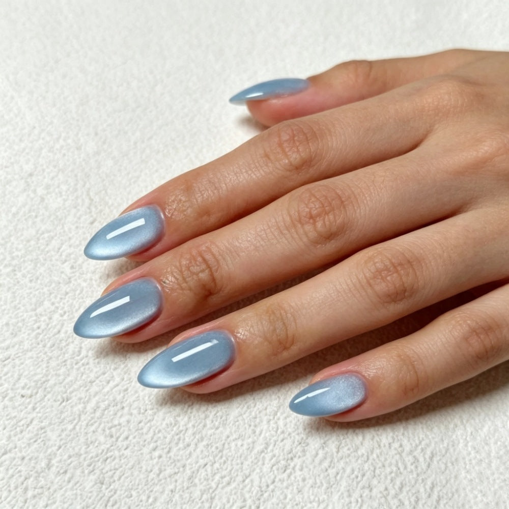 Trendy art nails with elegant gradient and high gloss finish Kalsten