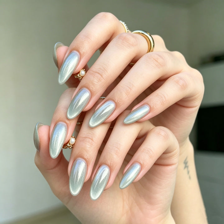 Almond-Shaped Metallic Press-On Nail Set Kalsten