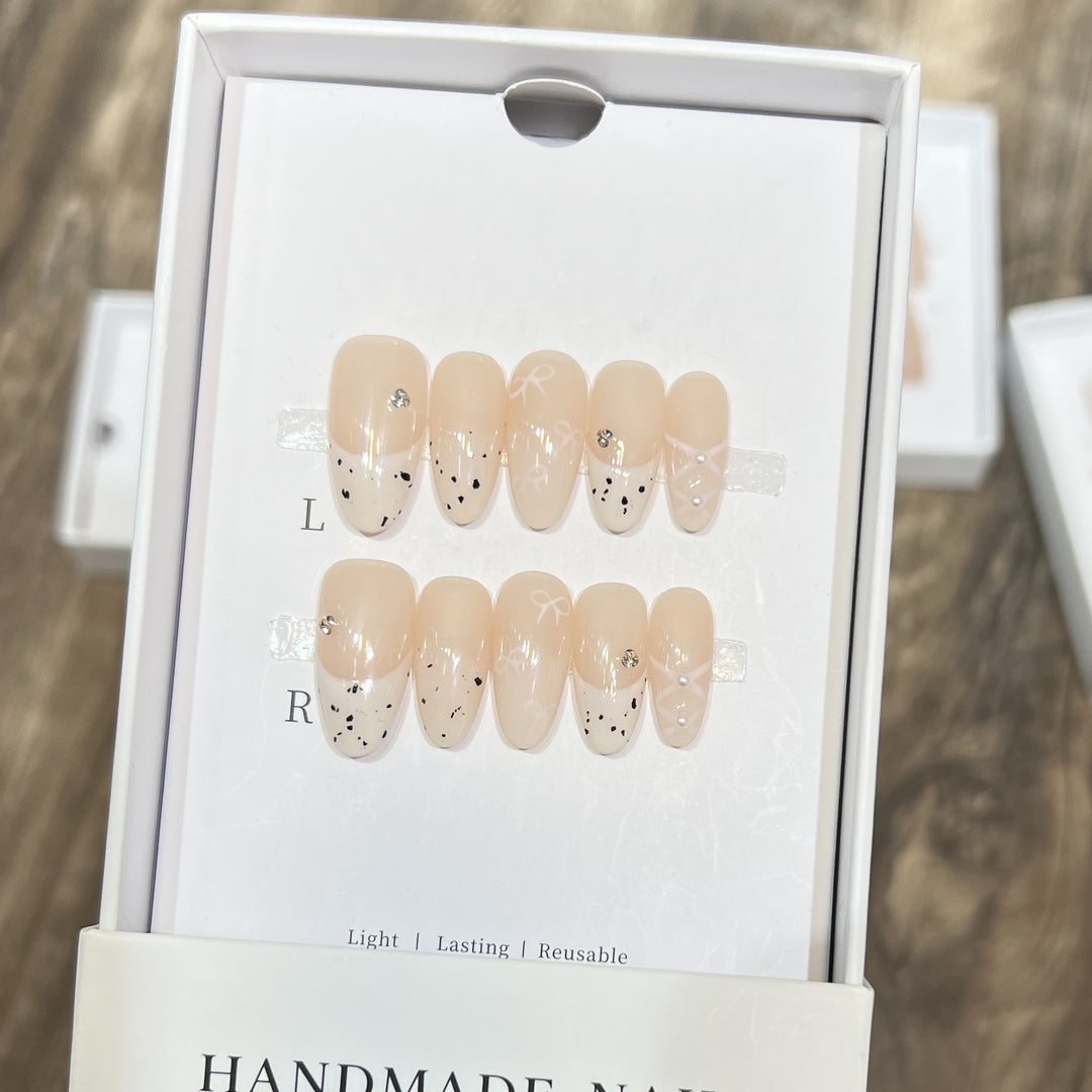 Handmade Decorative Press-On Nail Set Kalsten