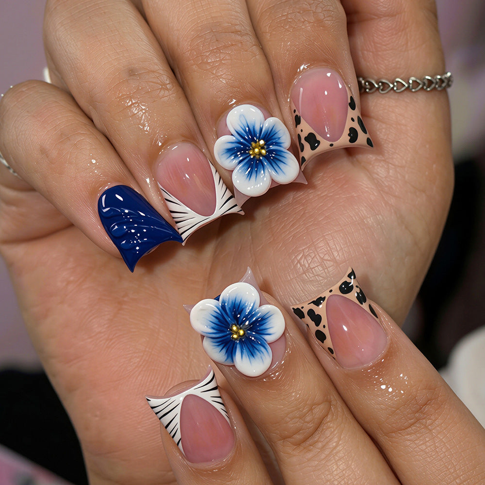 Floral Accented Nail Art Set Kalsten