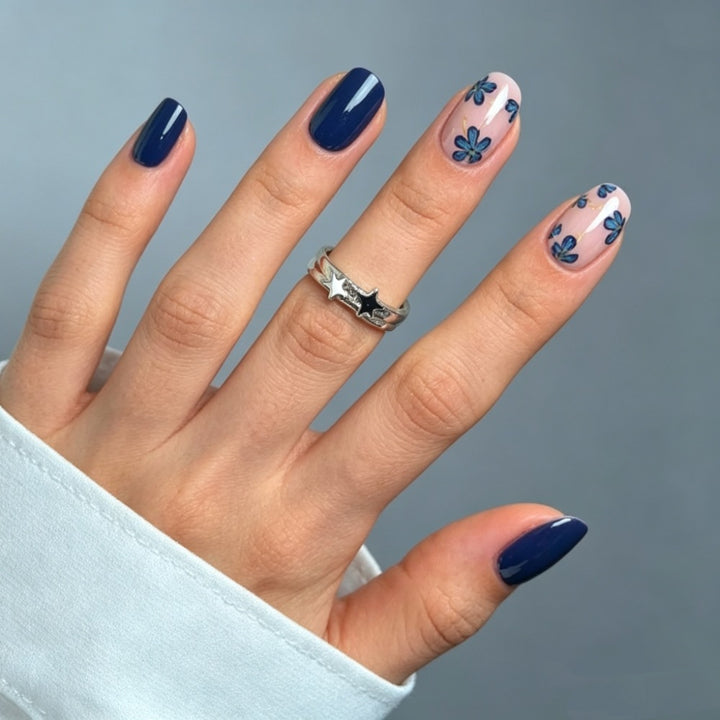 Artificial nails set with floral designs and shine finish Kalsten