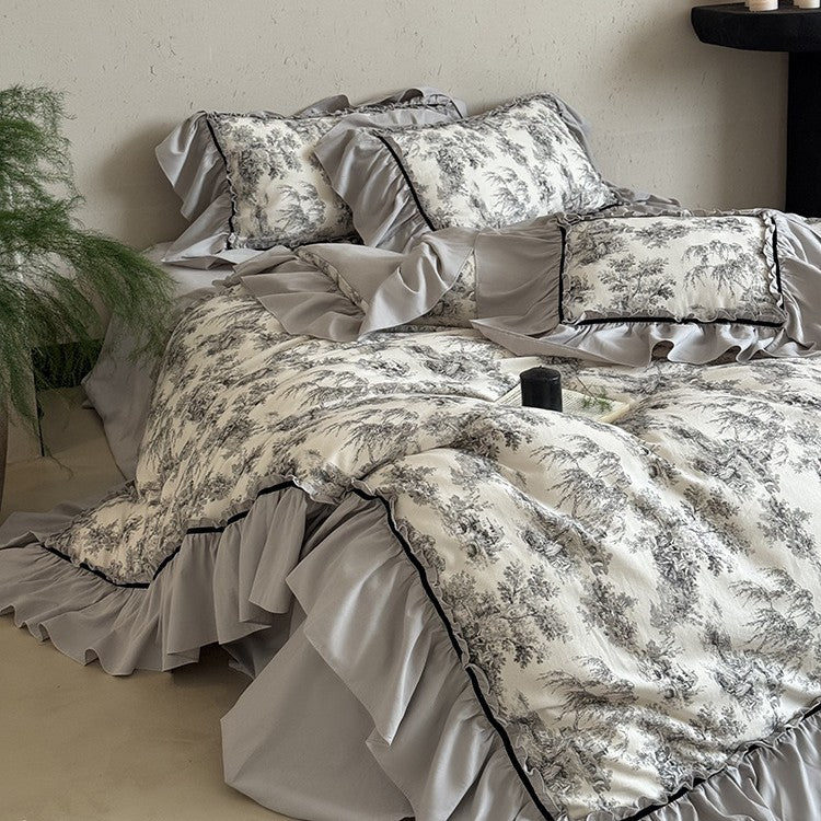 Bedding set in Toile-de-Jouy style with gathered ruffle and decorative trim