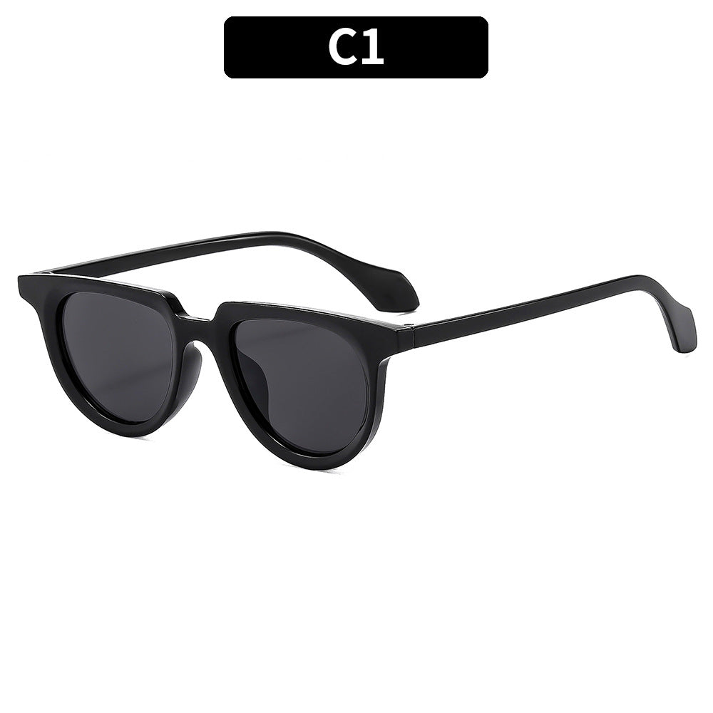 Chic Retro-Inspired Cat-Eye Sunglasses