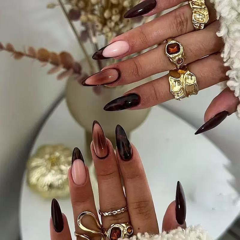 Acrylic nail set with stylish stiletto design and exciting color gradient Kalsten