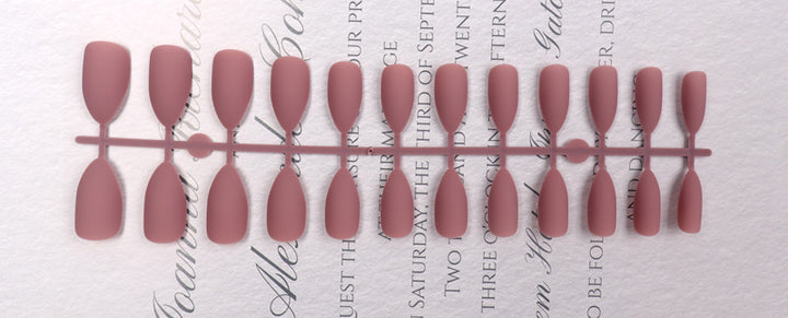 Stiletto Press-On Nail Set Kalsten