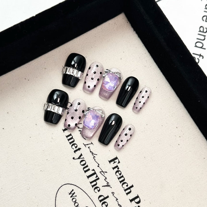Chic Press-On Nail Design Set